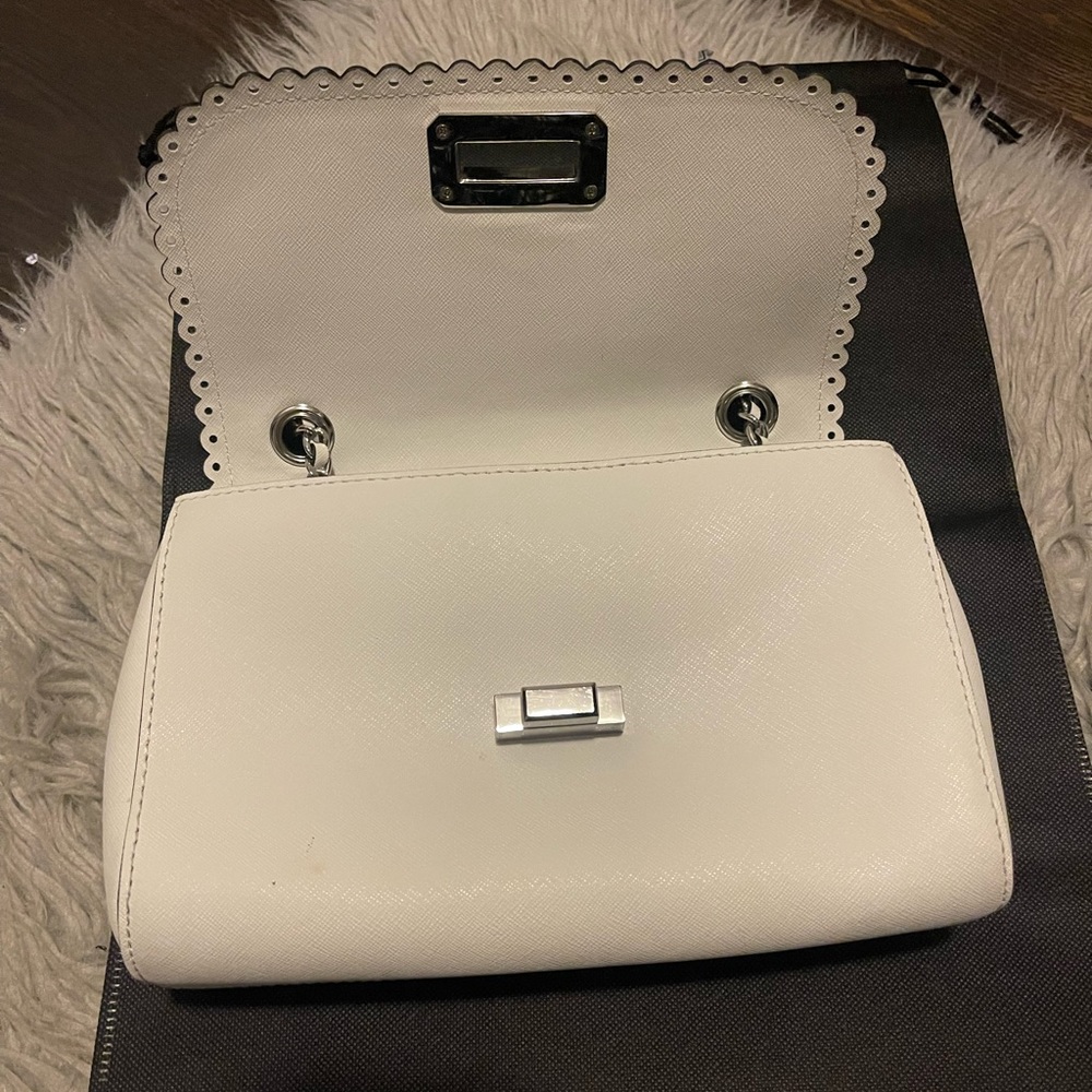 Beautiful Michael Kors white shoulder and crossbody bag.